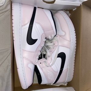 Nike Wmns Air Jordan 1 Mid Barely Rose White Women